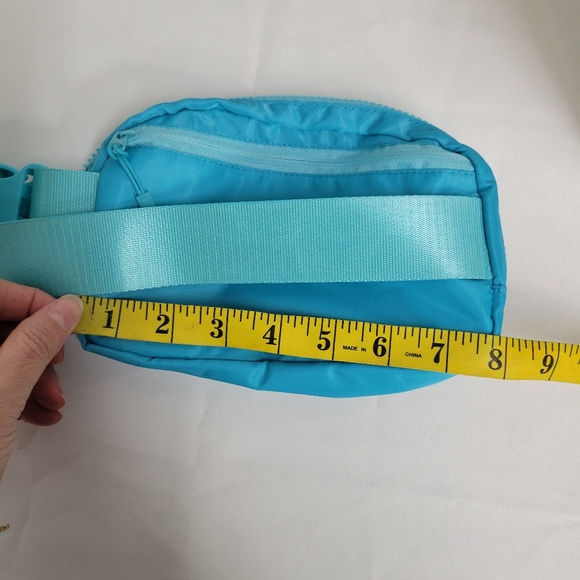 Neocutis Zipperd Fanny  Pack Belt Bag Travel - Picture 5 of 7